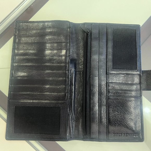 Holt Renfrew Brand Black Soft Genuine Soft Leather Passport Wallet! - Picture 1 of 10